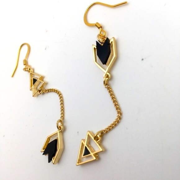 Elegant Art Deco Flapper Drop Earrings - Picture 3 of 5